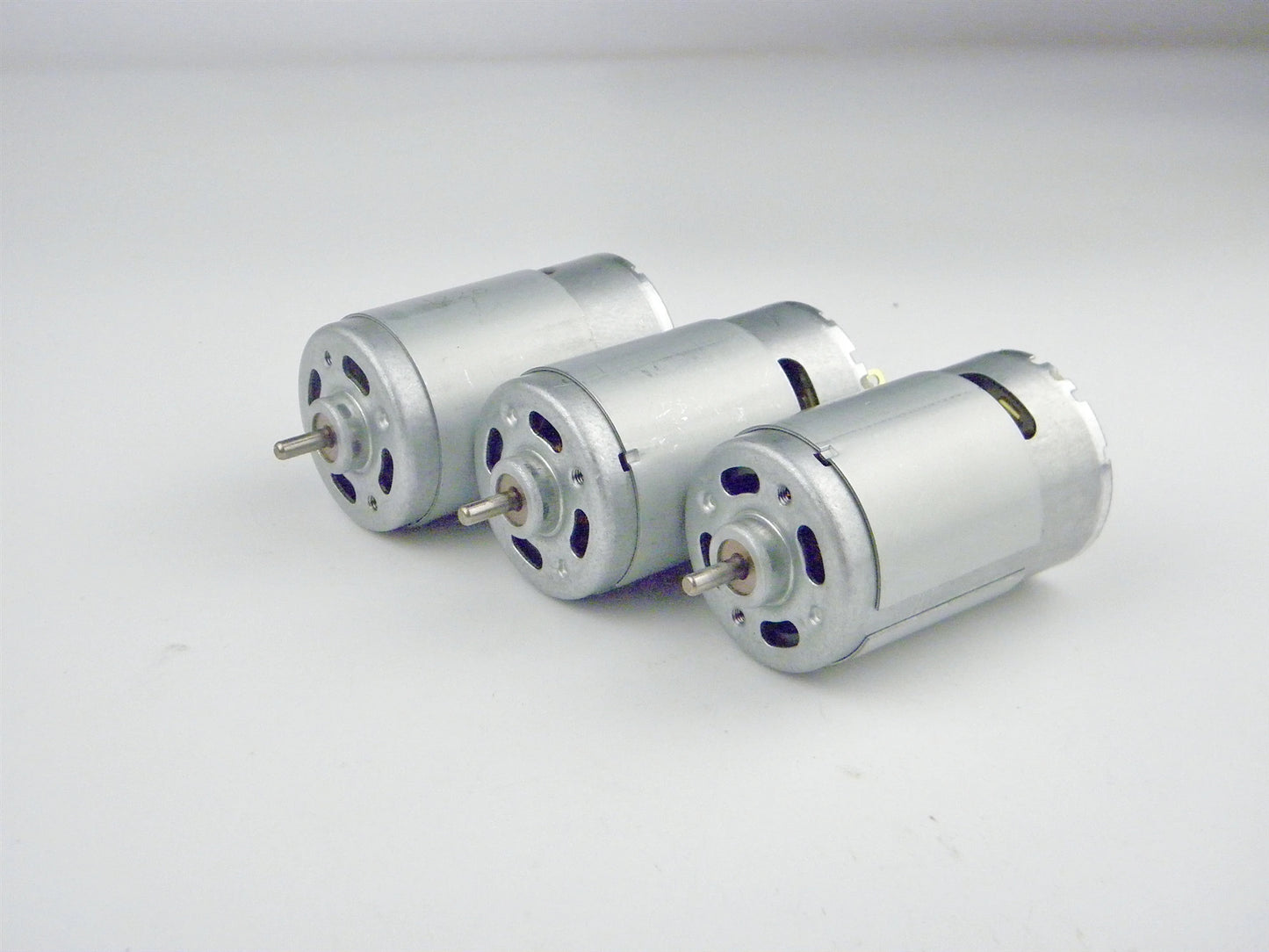 Custom DC 220V 12500PRM CW/CCW Miniature Power Tool Motor 555 Brushed DC Motor 24V 3500RPM High Torque Manufacturer