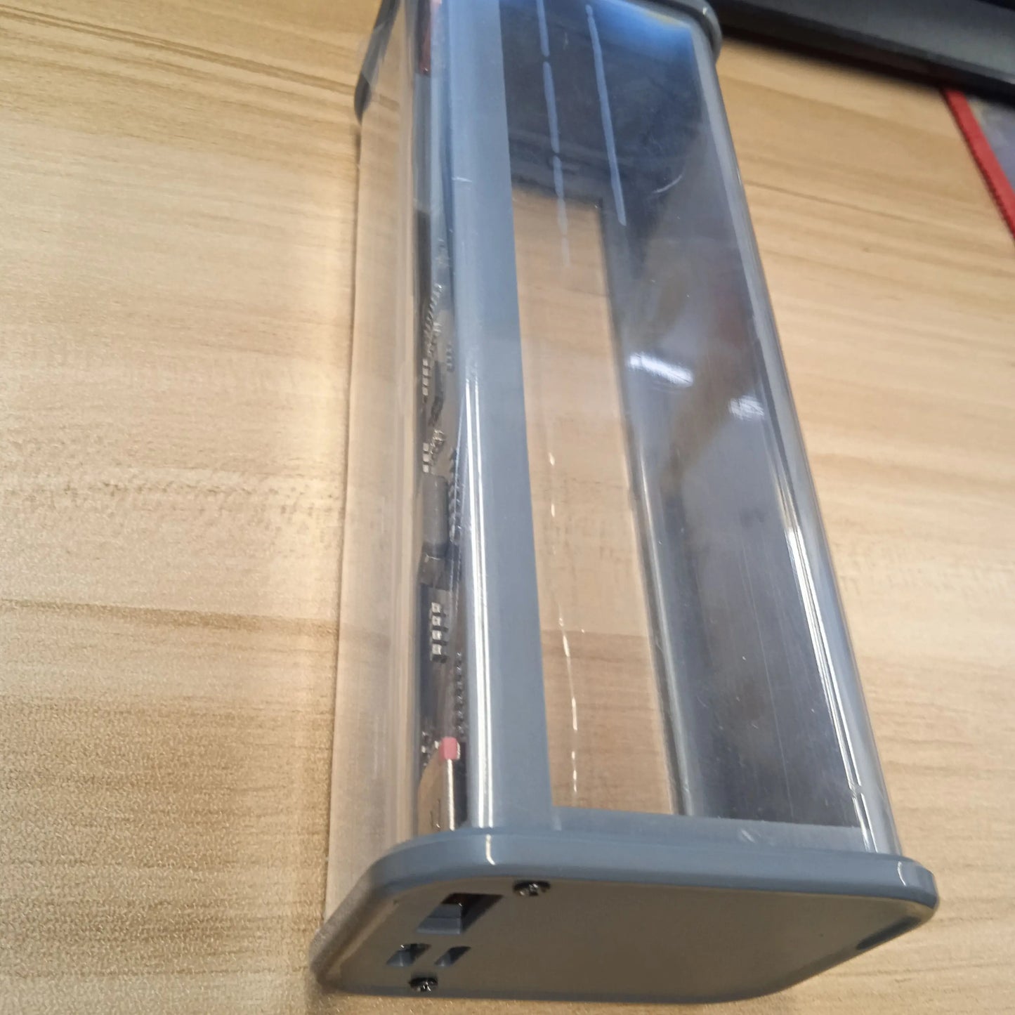 Custom 8 battery case Manufacturer