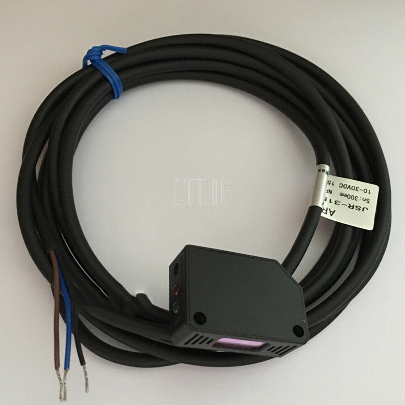 customized 1Pcs laser switch infrared sensing distance 200-300mm PNP diffuse infrared visible DC24V